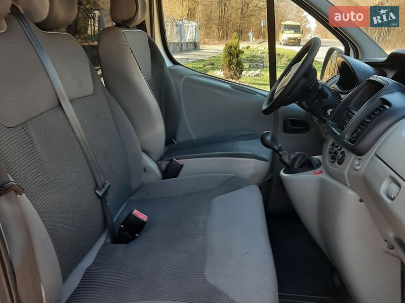 Мінівен Opel Vivaro 2011 в Полтаві