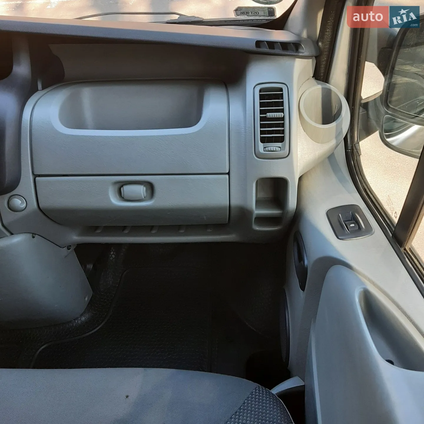 2011 Opel Vivaro - мініатюра 41