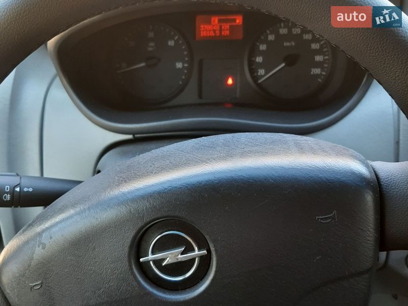 Мінівен Opel Vivaro 2011 в Полтаві