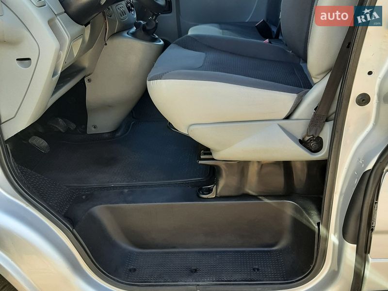 Мінівен Opel Vivaro 2011 в Полтаві