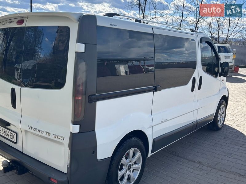 Мінівен Opel Vivaro 2005 в Чернівцях