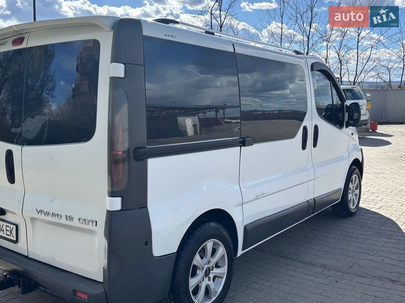 Мінівен Opel Vivaro 2005 в Чернівцях