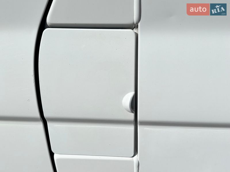 Мінівен Opel Vivaro 2005 в Чернівцях