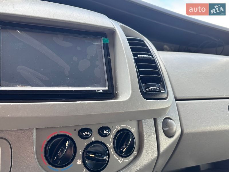 Мінівен Opel Vivaro 2005 в Чернівцях