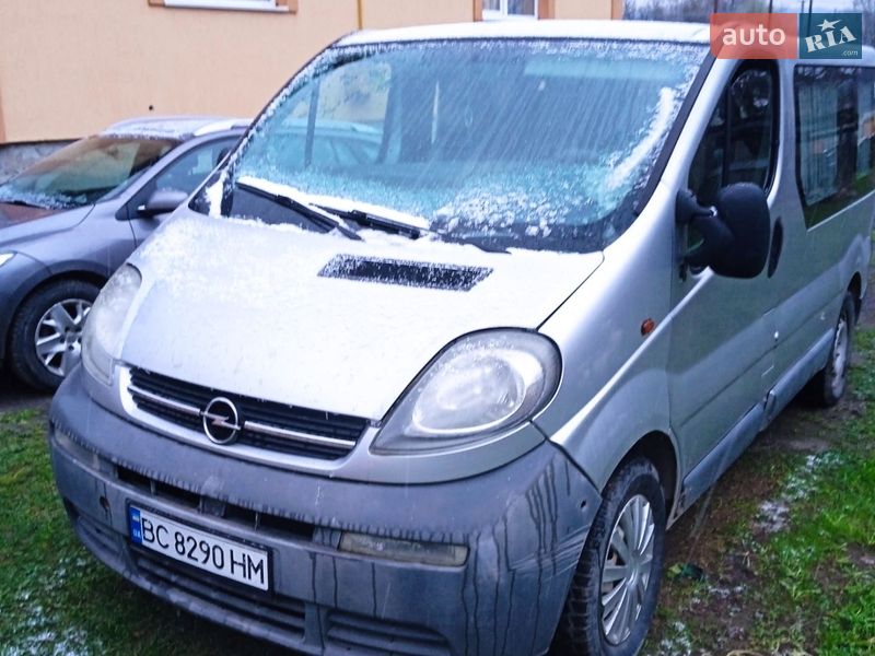 Opel Vivaro 2004