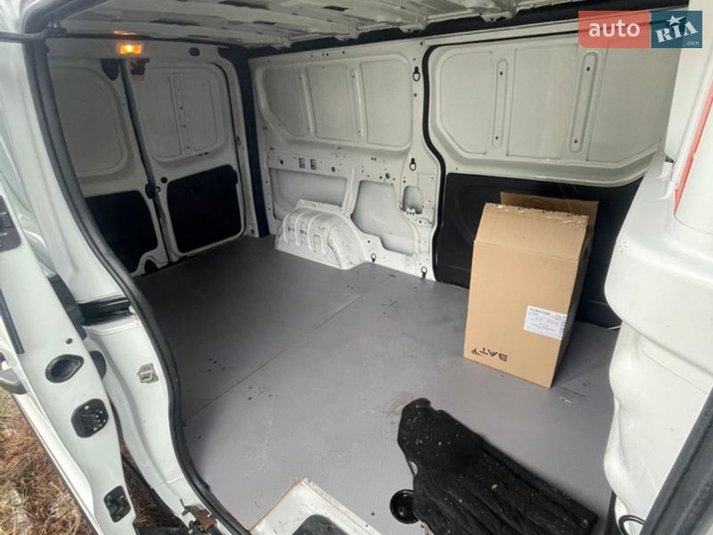 Вантажопасажирський фургон Opel Vivaro 2015 в Києві