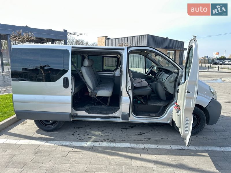 Минивэн Opel Vivaro 2002 в Луцке