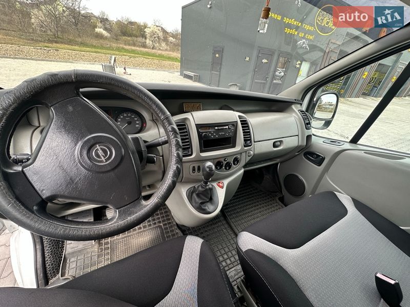 Минивэн Opel Vivaro 2006 в Ямполе