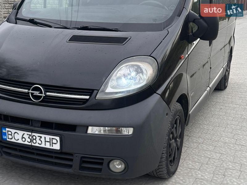 Opel Vivaro 2004