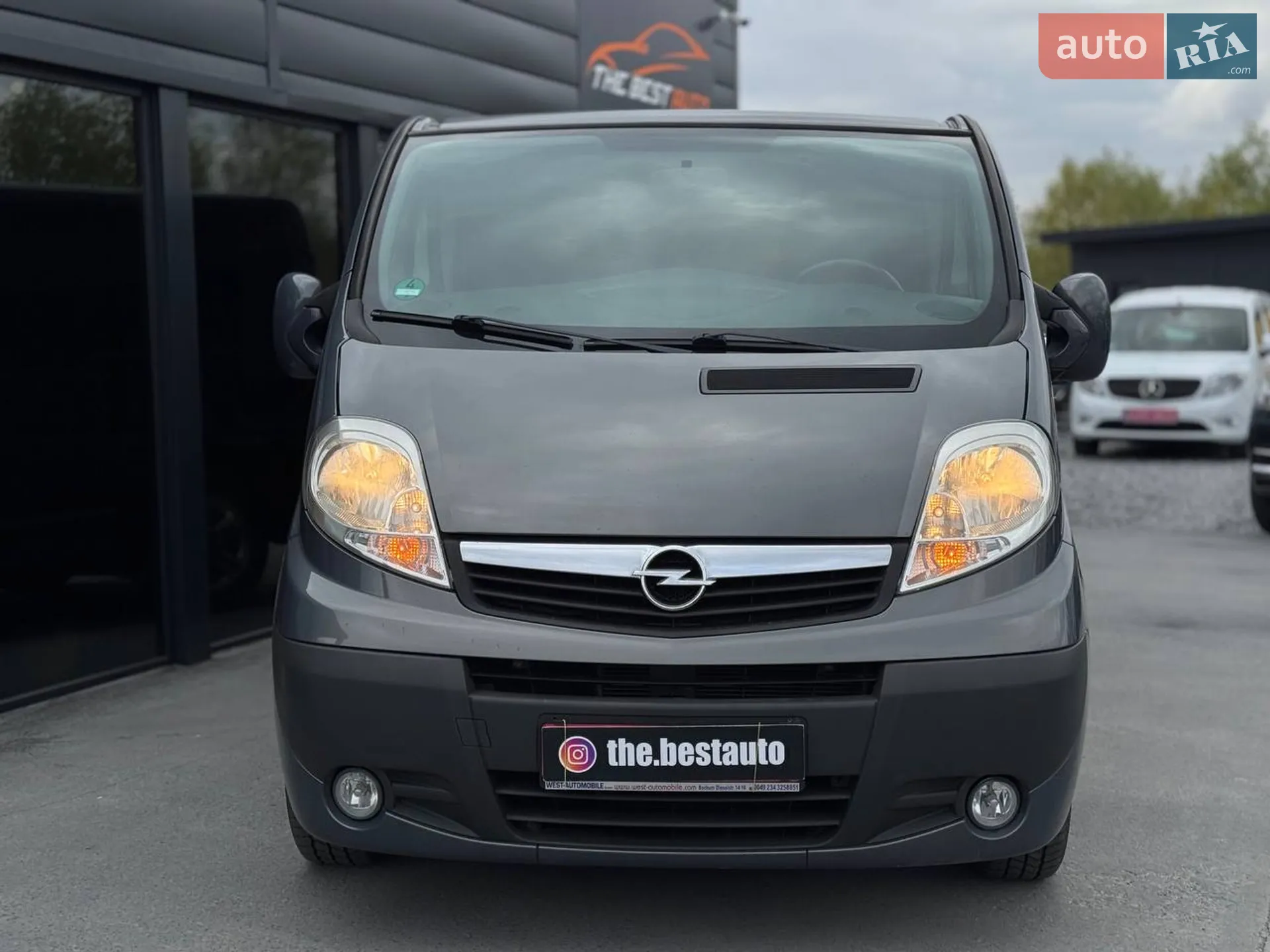 2010 Opel Vivaro - мініатюра 8