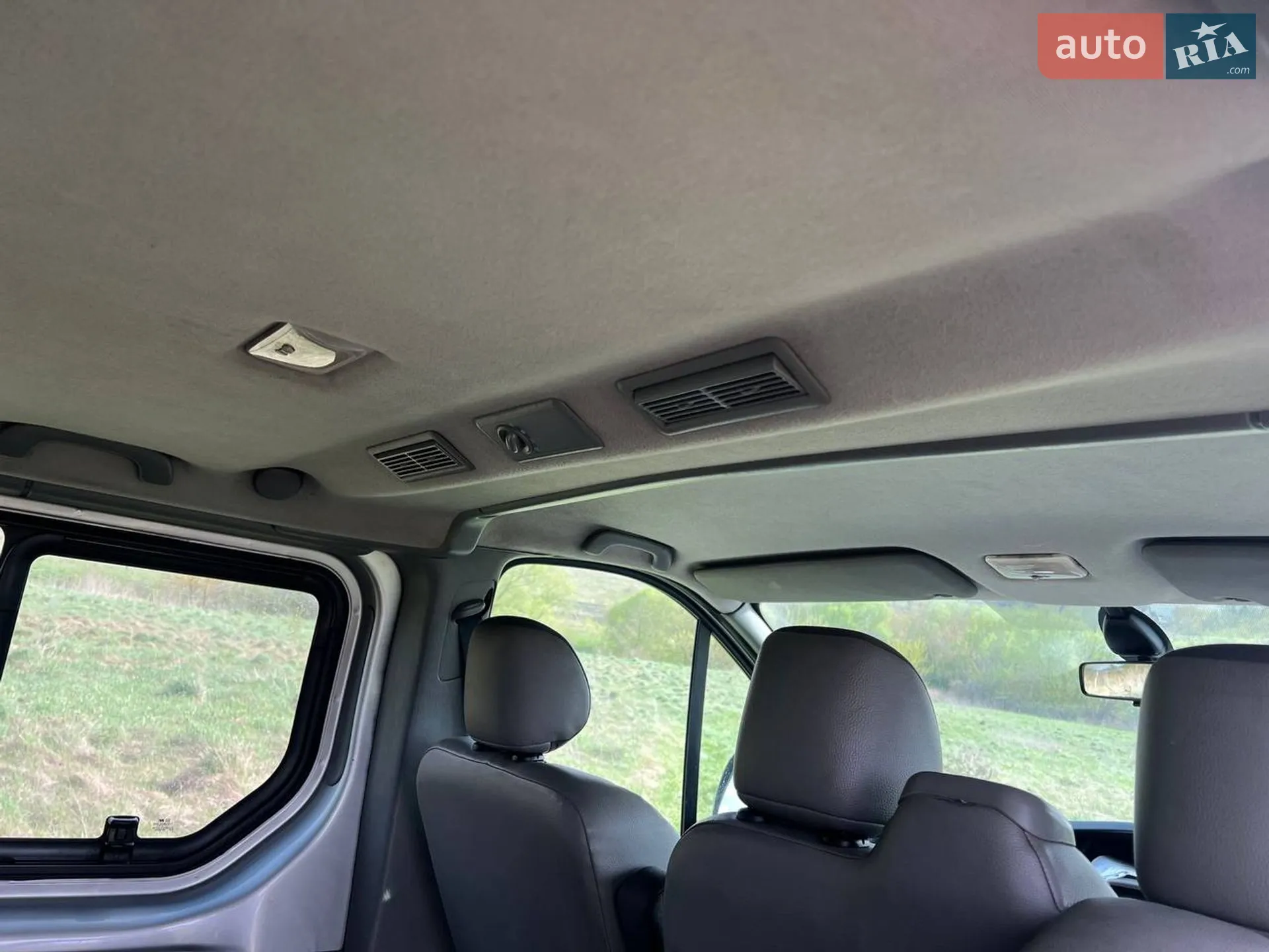 2010 Opel Vivaro - мініатюра 12