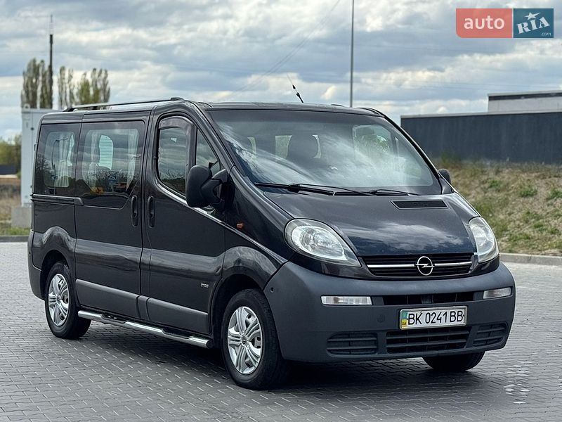 Opel Vivaro 2003