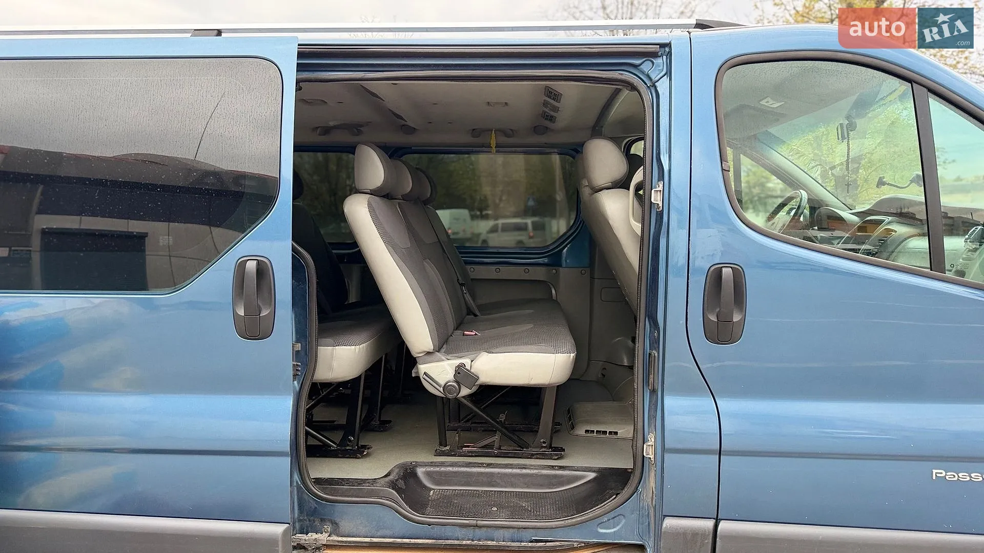 2010 Opel Vivaro - мініатюра 30
