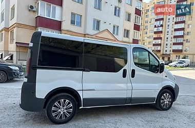 Мінівен Opel Vivaro 2002 в Кам'янець-Подільському