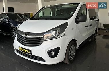 Грузопассажирский фургон Opel Vivaro 2015 в Львове