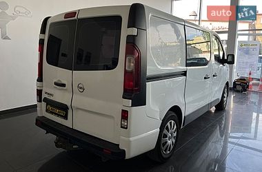 Грузопассажирский фургон Opel Vivaro 2015 в Львове