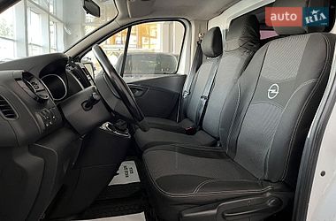 Грузопассажирский фургон Opel Vivaro 2015 в Львове
