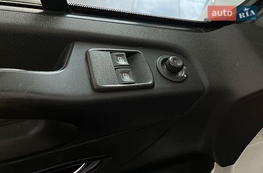 Грузопассажирский фургон Opel Vivaro 2015 в Львове
