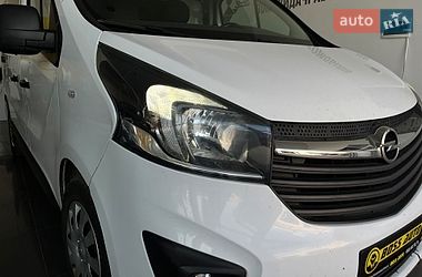 Грузопассажирский фургон Opel Vivaro 2015 в Львове