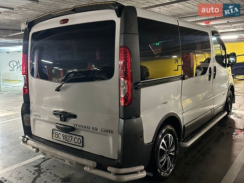 Минивэн Opel Vivaro 2005 в Львове