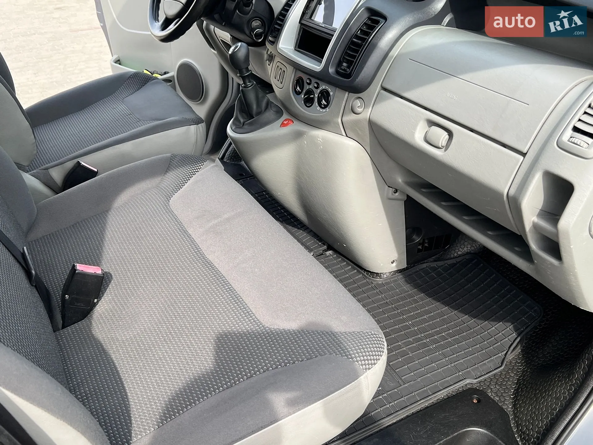 2010 Opel Vivaro - мініатюра 34