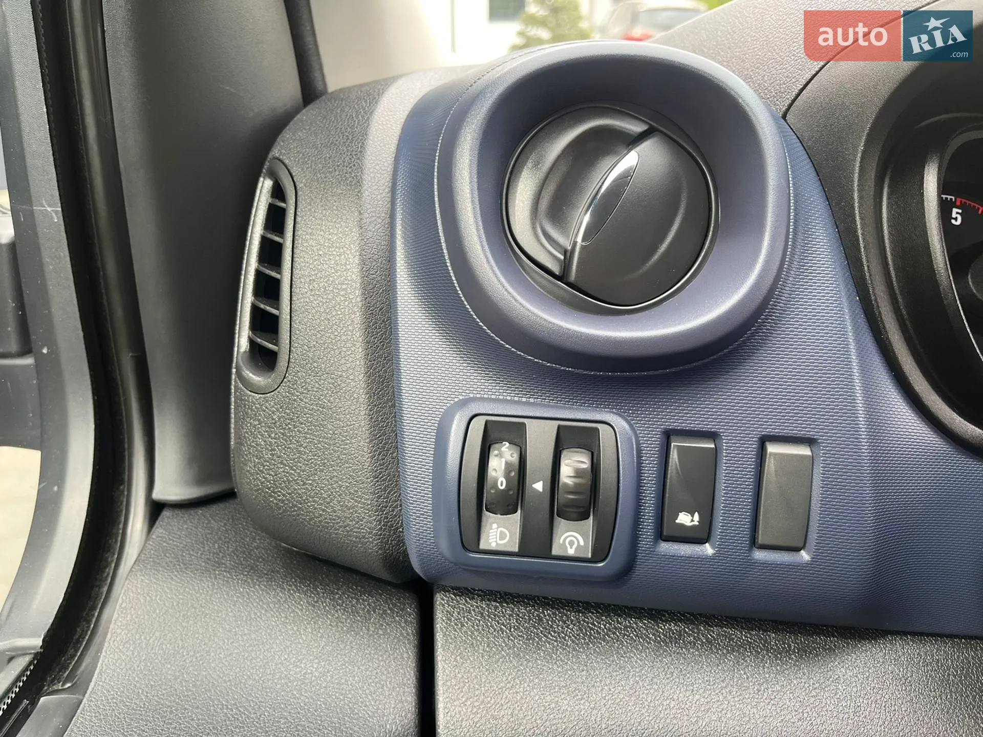 2014 Opel Vivaro - мініатюра 32