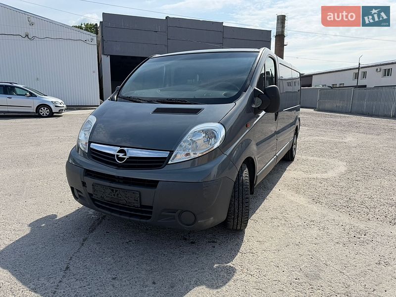 Opel Vivaro 2011