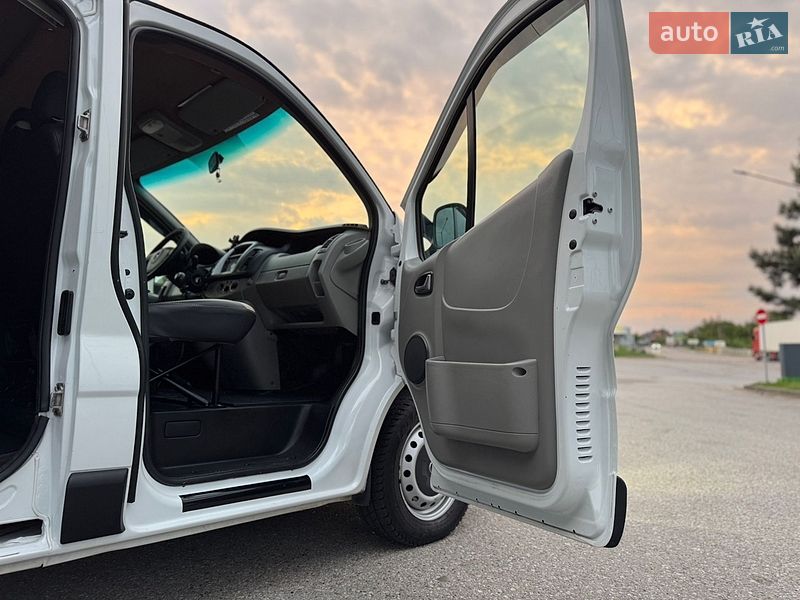 Минивэн Opel Vivaro 2014 в Черновцах