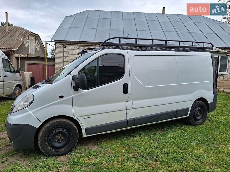 Грузовой фургон Opel Vivaro 2011 в Шаргороде