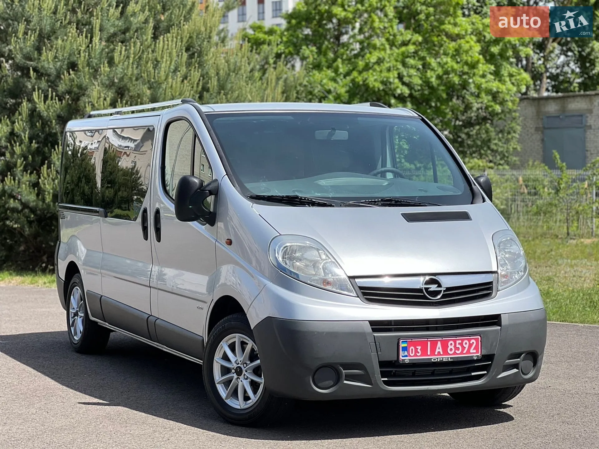 2010 Opel Vivaro - мініатюра 2
