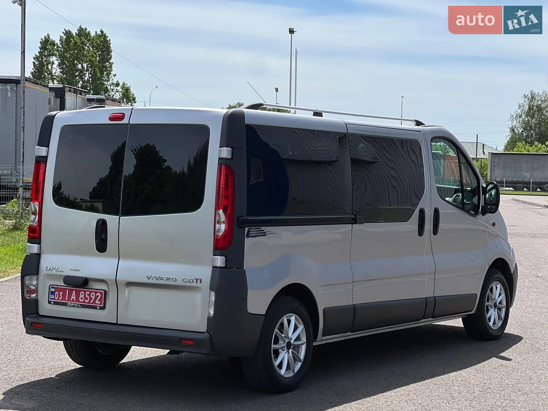 2010 Opel Vivaro - мініатюра 13