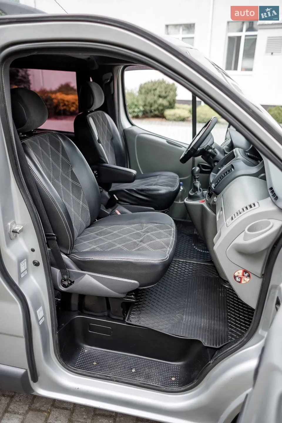 2010 Opel Vivaro - мініатюра 19