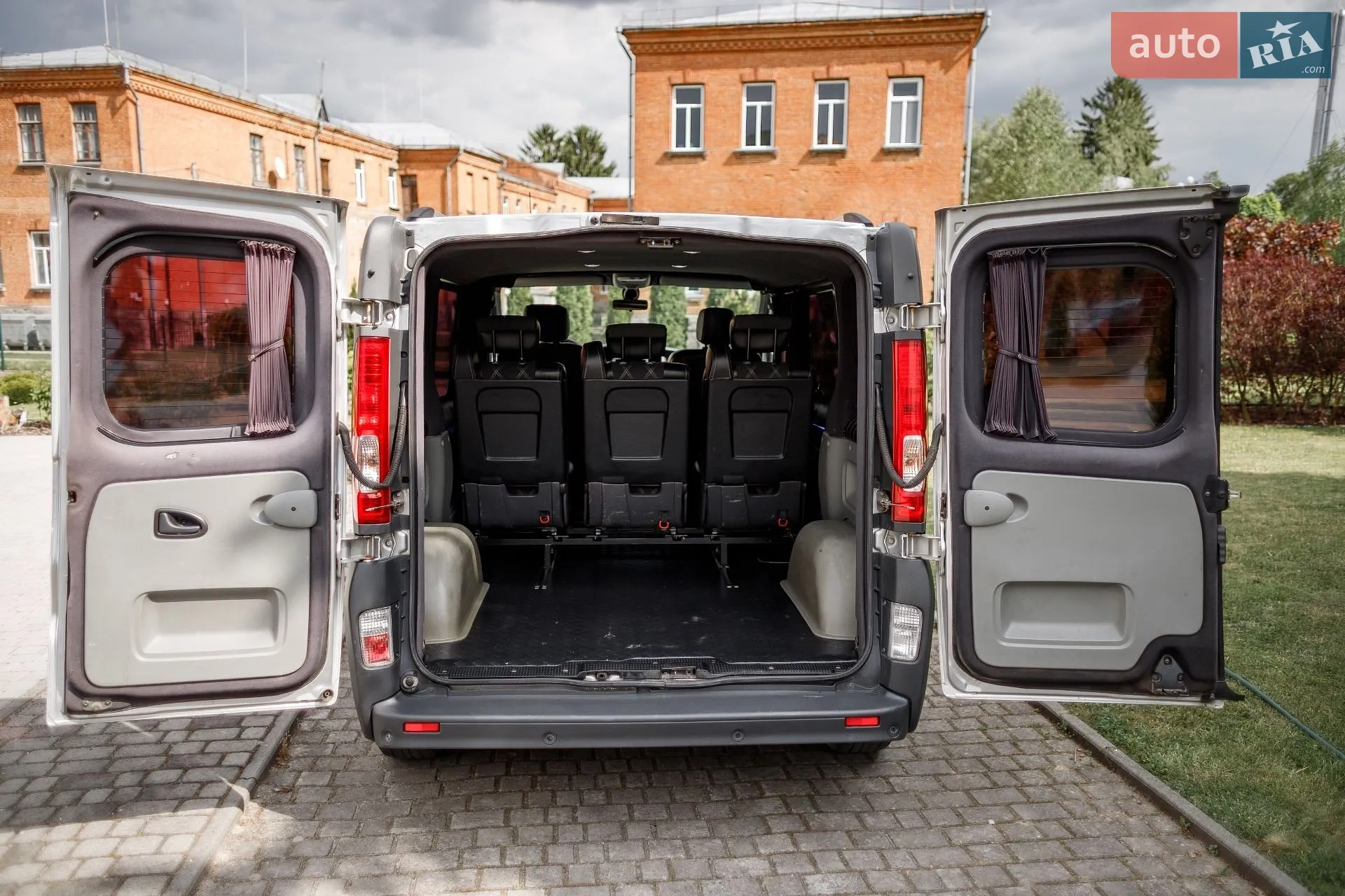 2010 Opel Vivaro - мініатюра 29