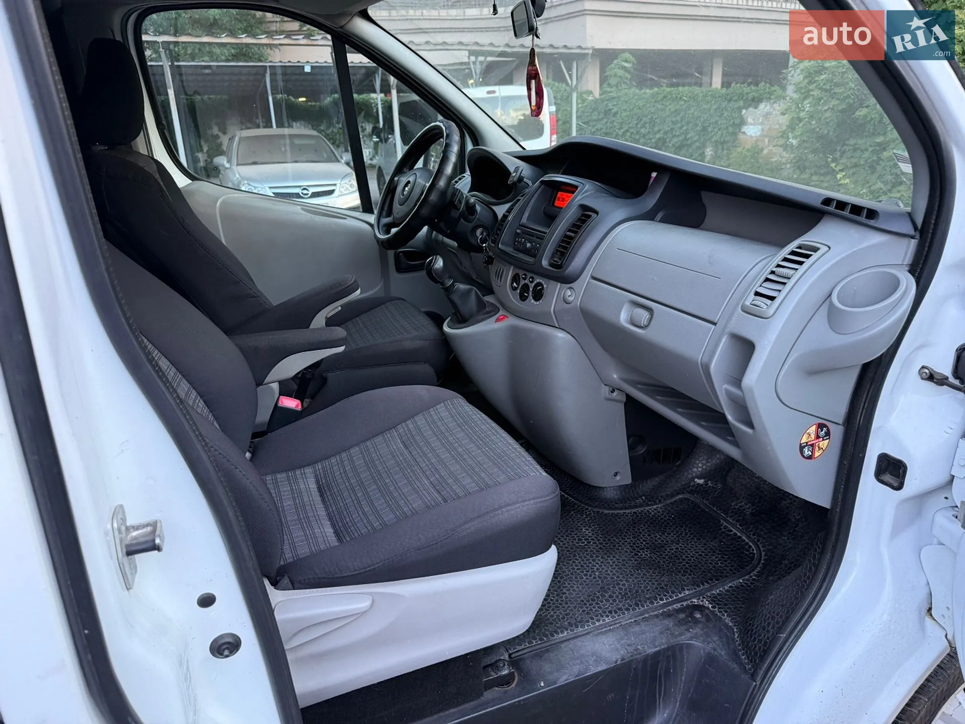 2011 Opel Vivaro - мініатюра 11