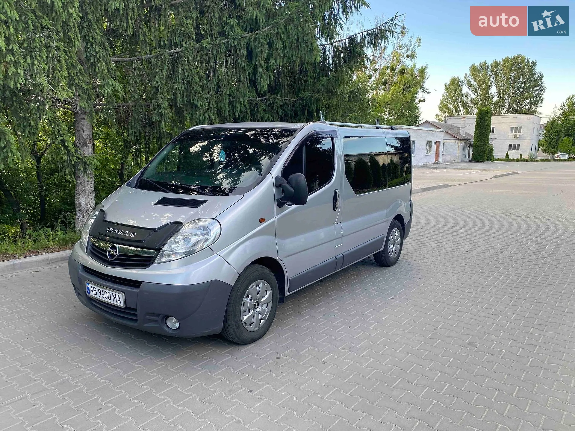 2010 Opel Vivaro - мініатюра 2