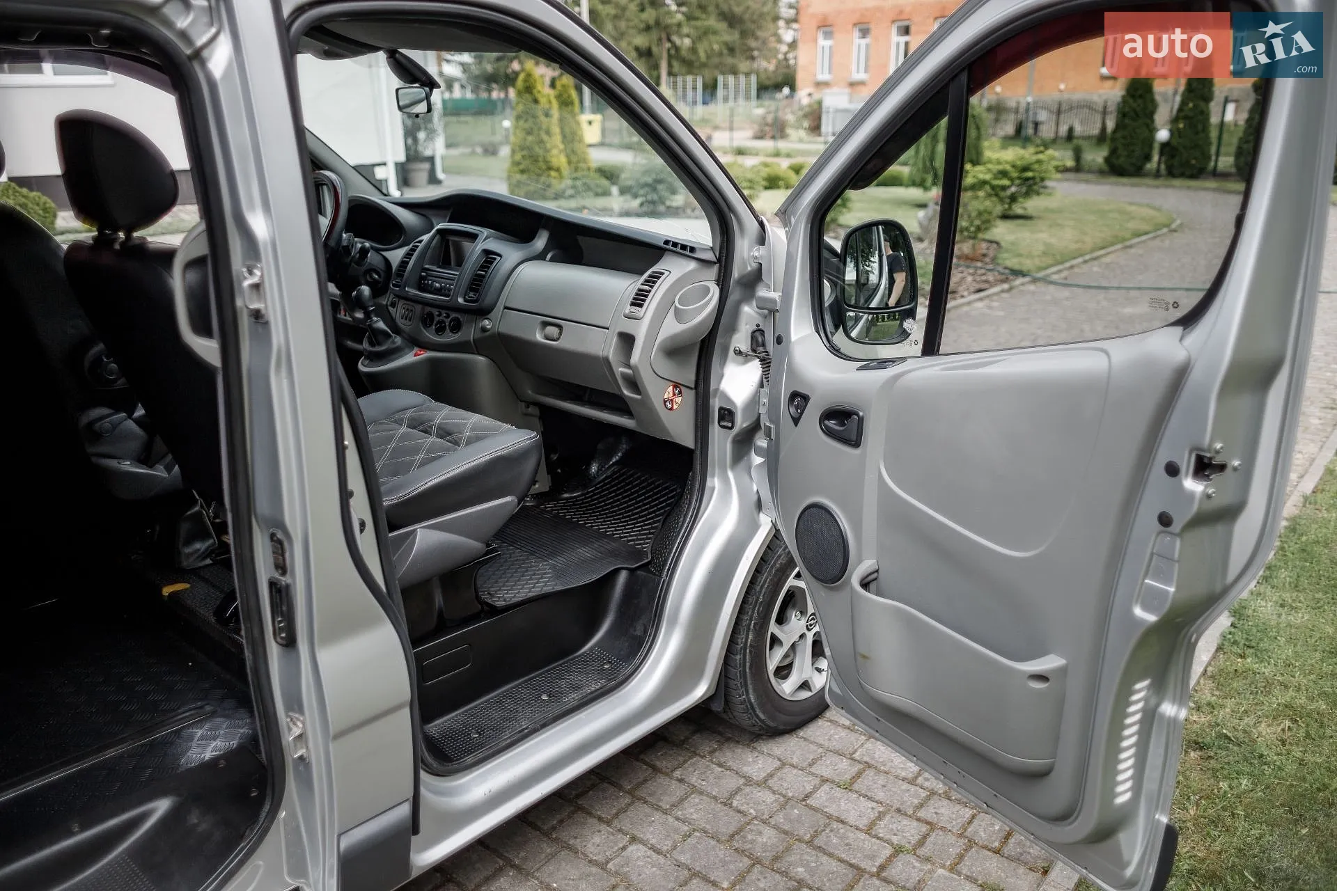 2010 Opel Vivaro - мініатюра 20