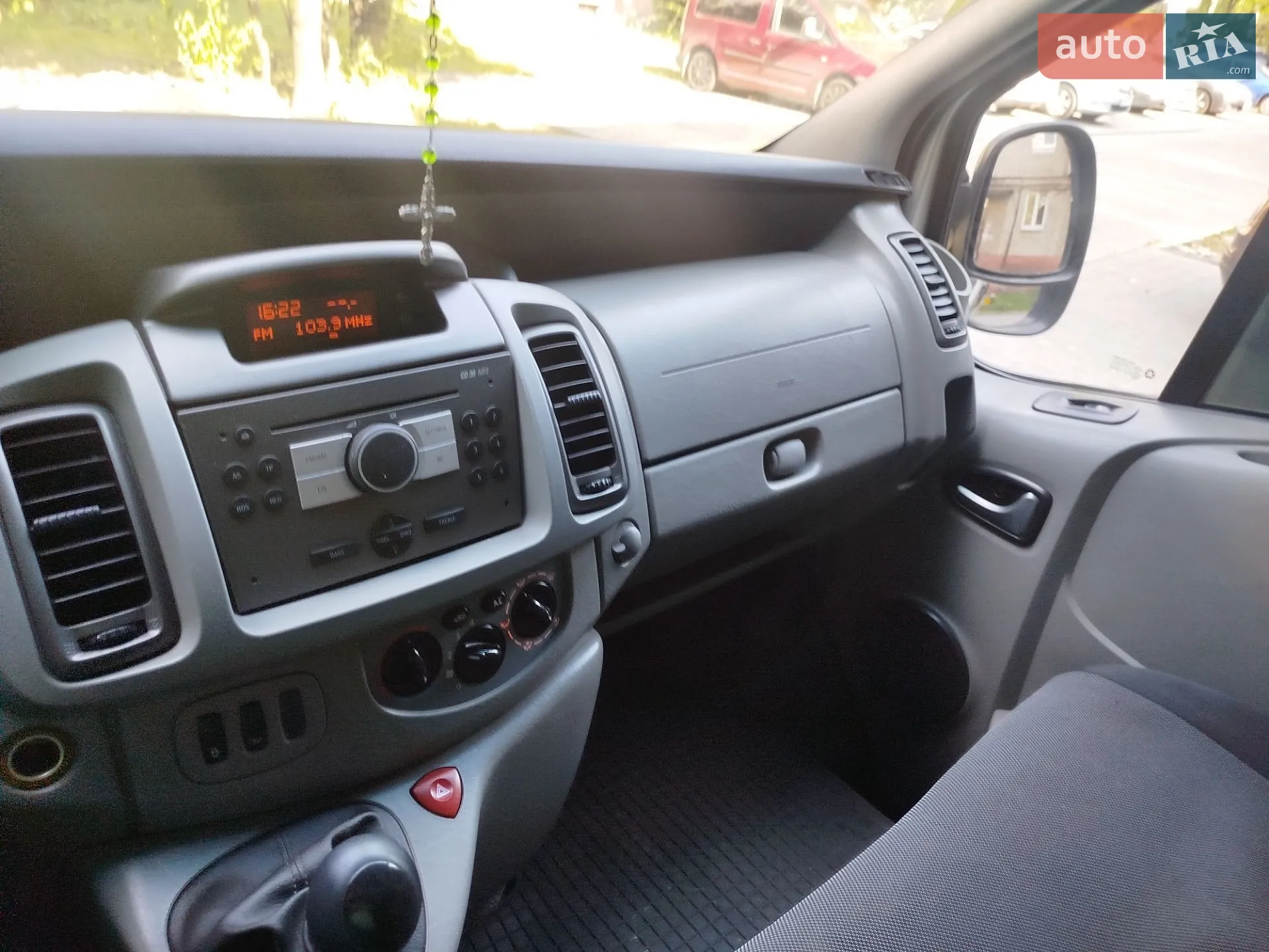 2010 Opel Vivaro - мініатюра 9