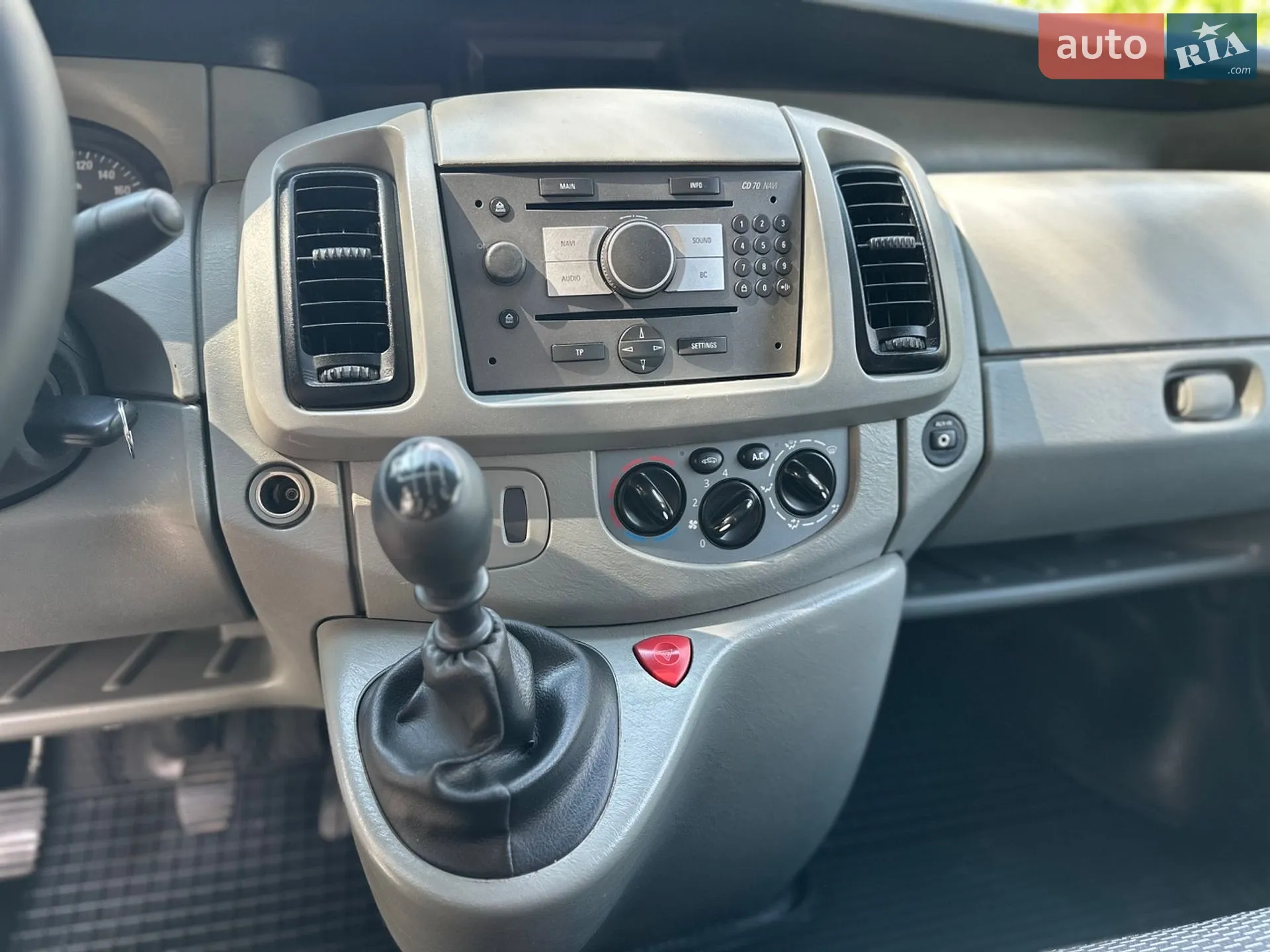 2010 Opel Vivaro - мініатюра 33