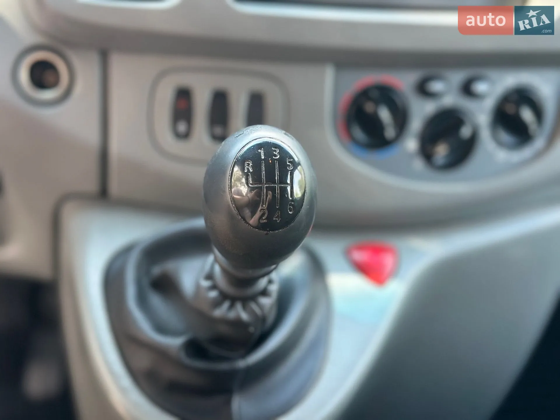 2010 Opel Vivaro - мініатюра 37