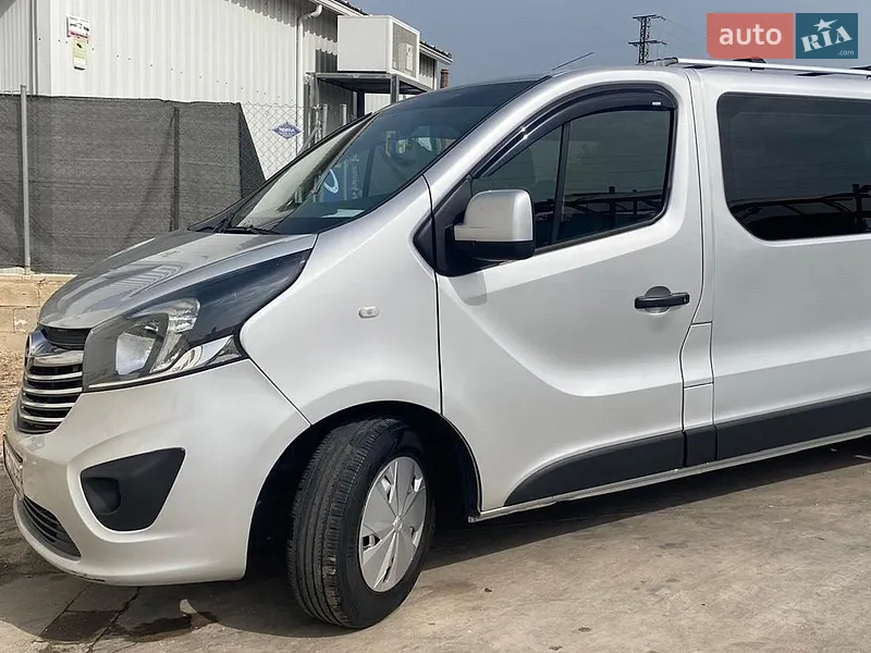 Opel Vivaro 2016
