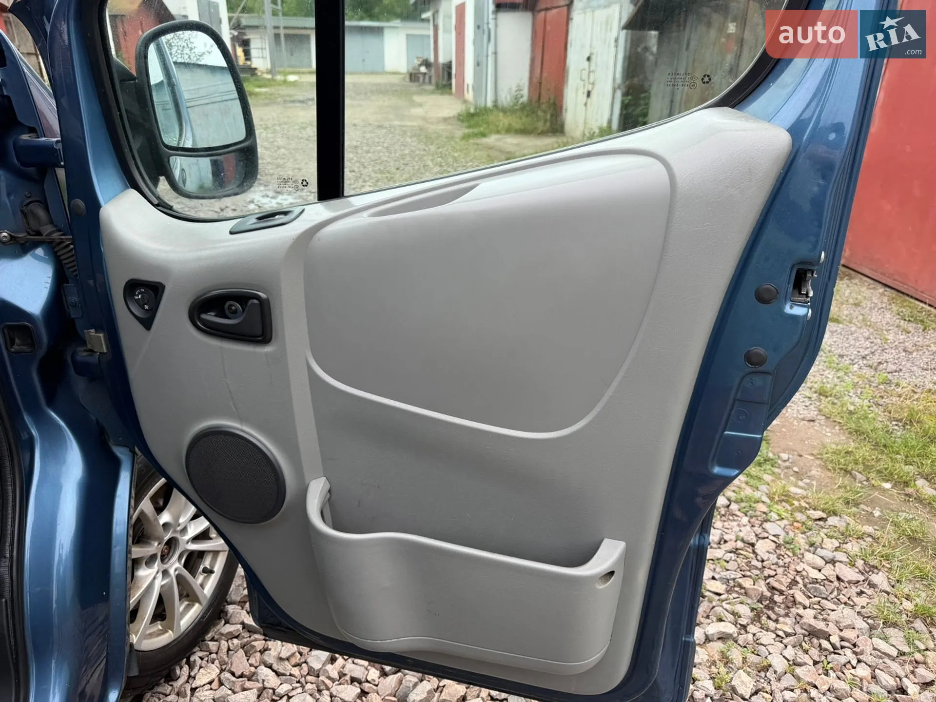 2010 Opel Vivaro - мініатюра 30
