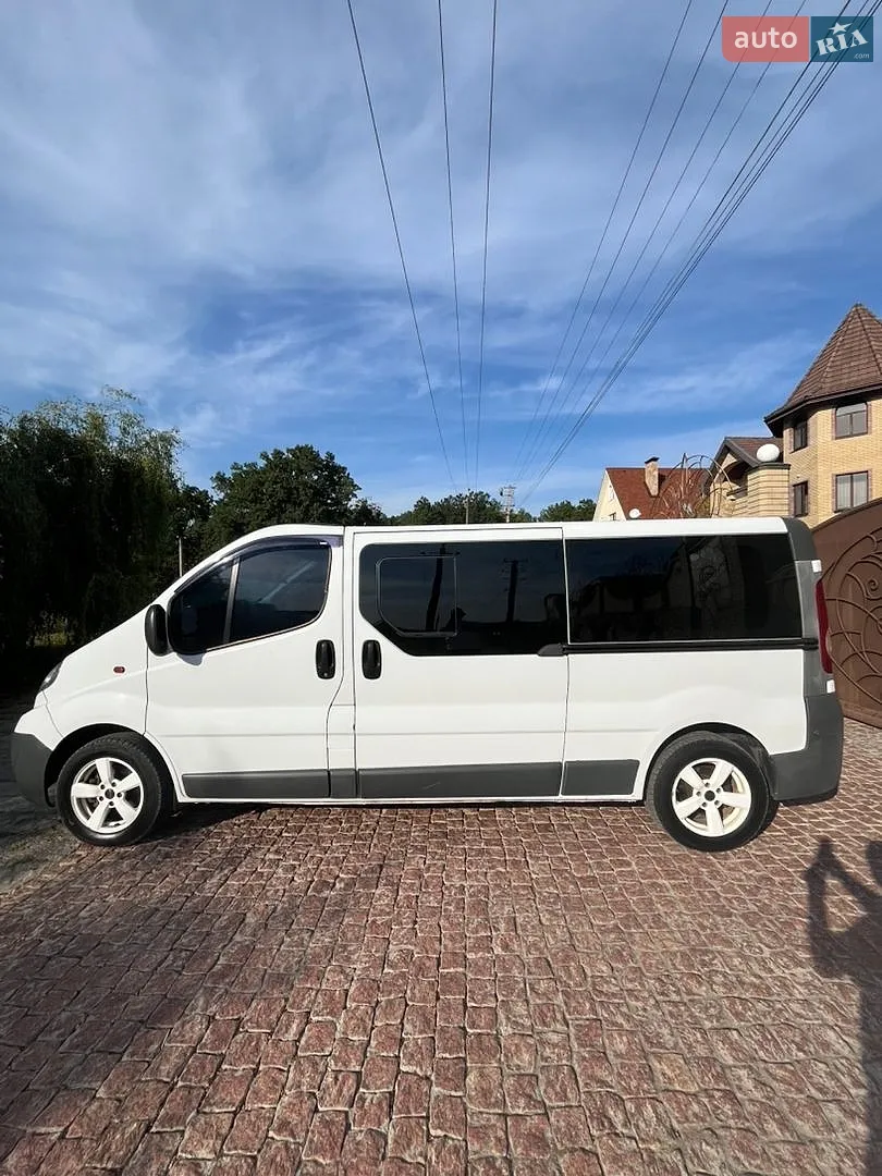 2010 Opel Vivaro - мініатюра 9