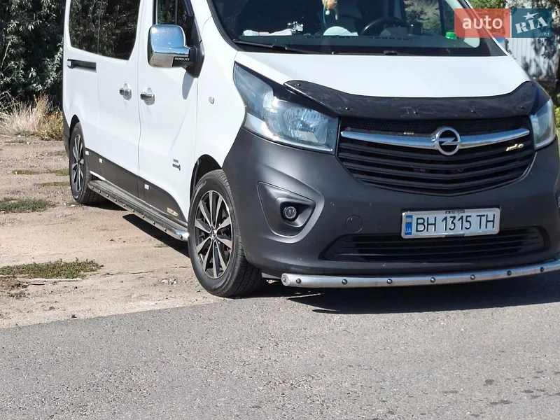 Opel Vivaro 2016
