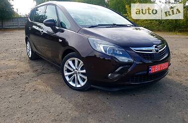 Opel Zafira Tourer 2012