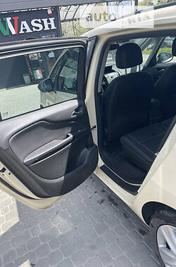 Минивэн Opel Zafira Tourer 2015 в 