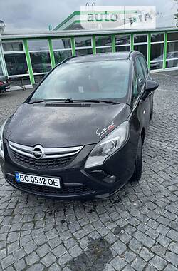 Opel Zafira Tourer 2012