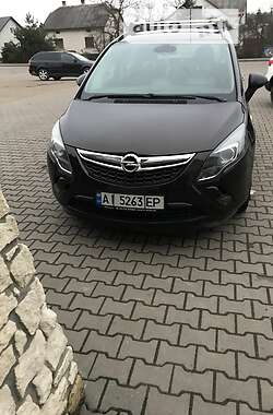 Opel Zafira Tourer 2013