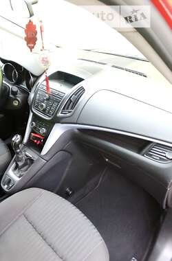 Минивэн Opel Zafira Tourer 2012 в 