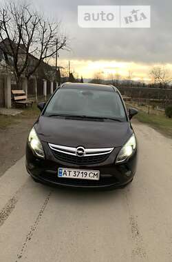 Opel Zafira Tourer 2014