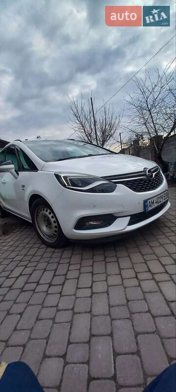 Минивэн Opel Zafira Tourer 2016 в Малине
